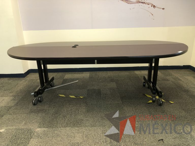 Lote 226 - Mesa de sala de juntas para 10 personas - Imagen 6