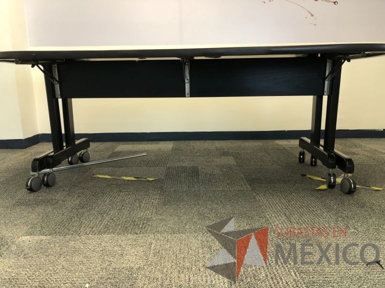 Lote 226 - Mesa de sala de juntas para 10 personas - Imagen 7