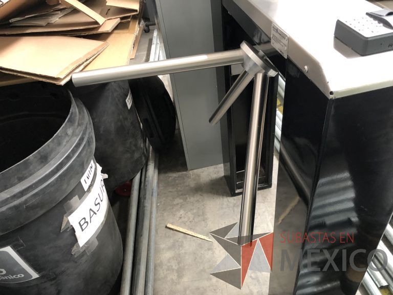 Lote 007 - Torniquete con puerta de bandera de cristal para acceso de discapacitados - Imagen 10