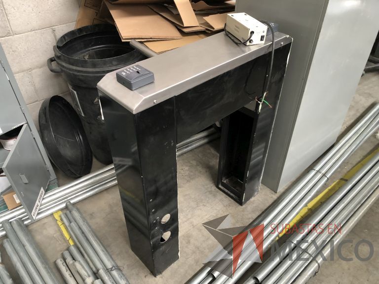 Lote 007 - Torniquete con puerta de bandera de cristal para acceso de discapacitados - Imagen 13