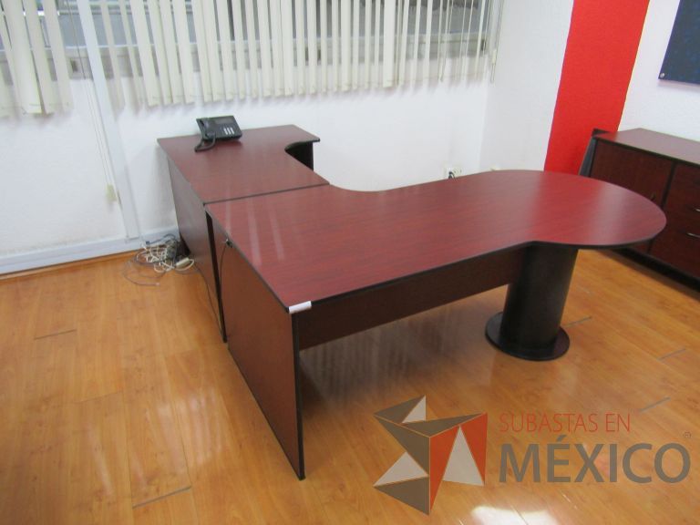 Lote 001 - Escritorio en escuadra divido en 2 secciones - Imagen 3