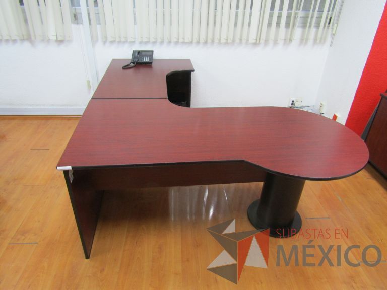 Lote 001 - Escritorio en escuadra divido en 2 secciones - Imagen 5