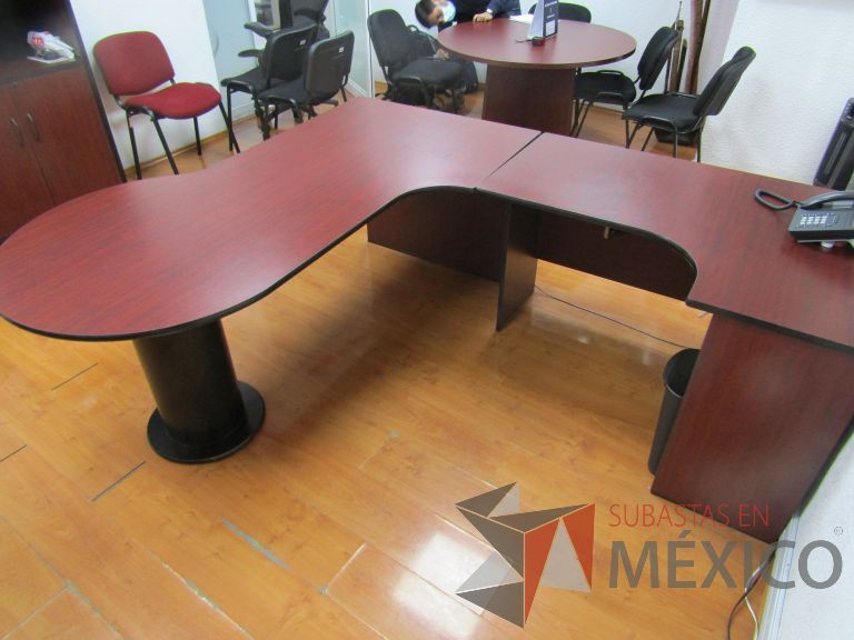 Lote 001 - Escritorio en escuadra divido en 2 secciones - Imagen 10