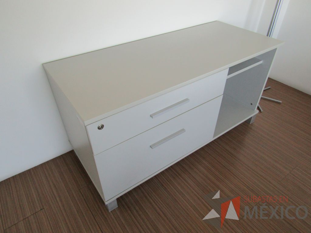 Lote 200 - Credenza con 2 cajones y 1 entrepaño - Imagen 6