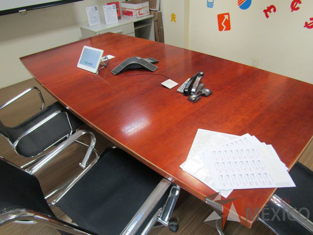 Lote 308 - Mesa de sala de juntas para 8 personas