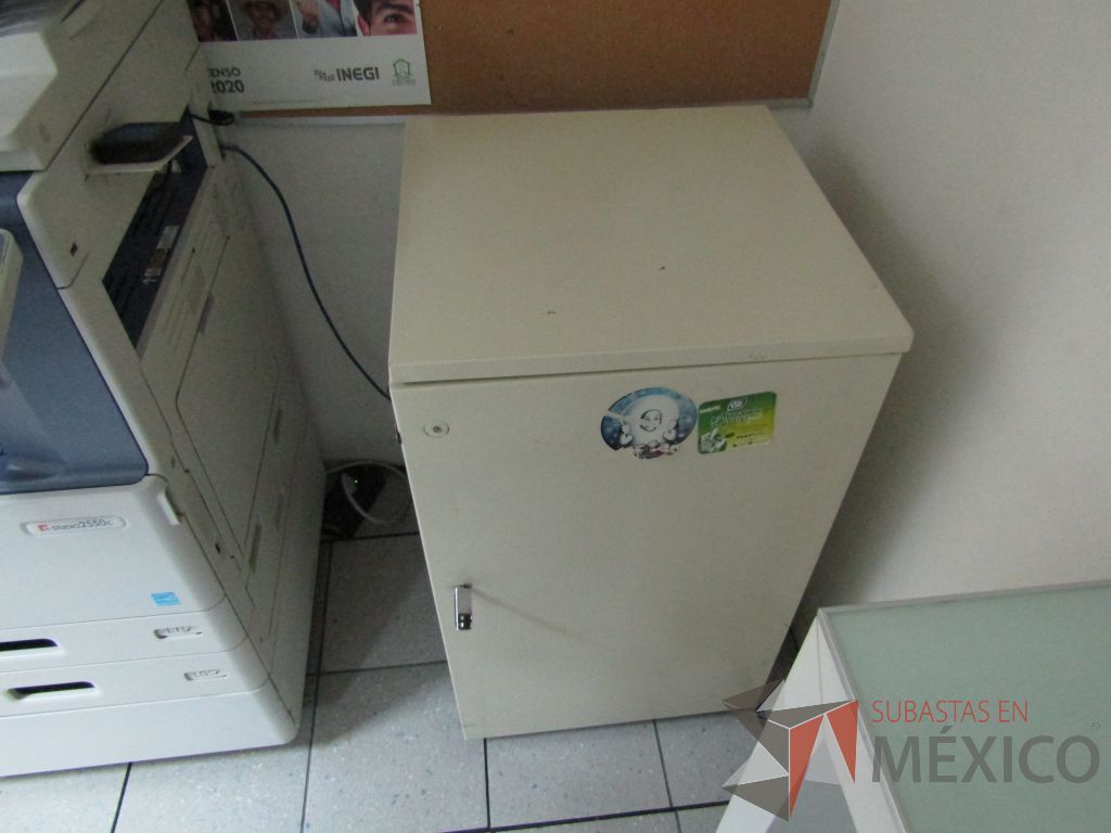 Lote 342 - Frigobar marca ACROS