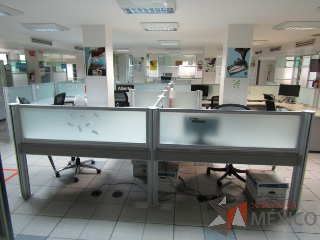 Lote 343 - Estación de trabajo para 15 personas con mampara y 15 archiveros - Imagen 6