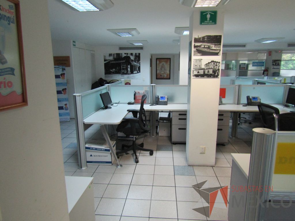 Lote 343 - Estación de trabajo para 15 personas con mampara y 15 archiveros - Imagen 9