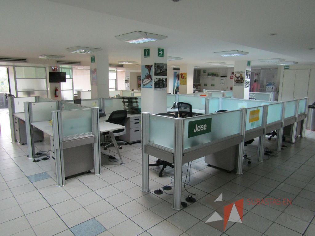 Lote 343 - Estación de trabajo para 15 personas con mampara y 15 archiveros - Imagen 15