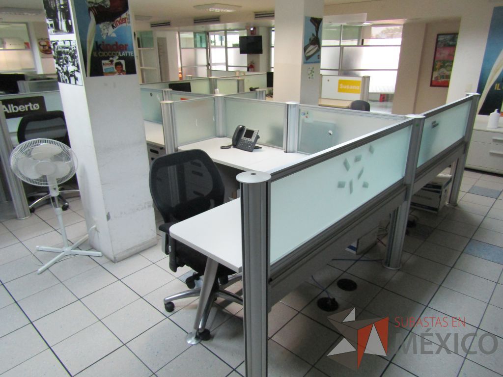 Lote 343 - Estación de trabajo para 15 personas con mampara y 15 archiveros - Imagen 21