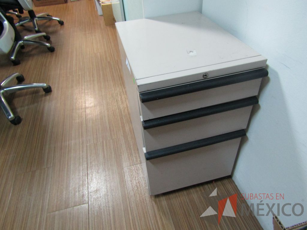 Lote 402 - Archivero vertical de 3 cajones - Imagen 2
