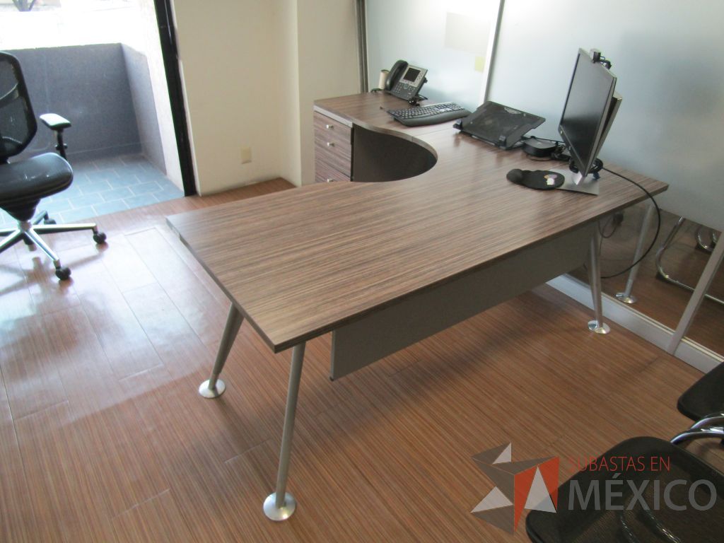 Lote 408 - Escritorio en escuadra con archivero de 3 cajones - Imagen 11