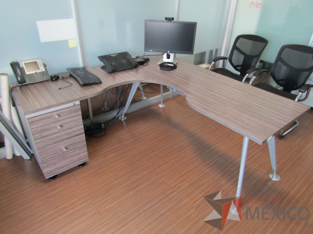 Lote 408 - Escritorio en escuadra con archivero de 3 cajones - Imagen 10