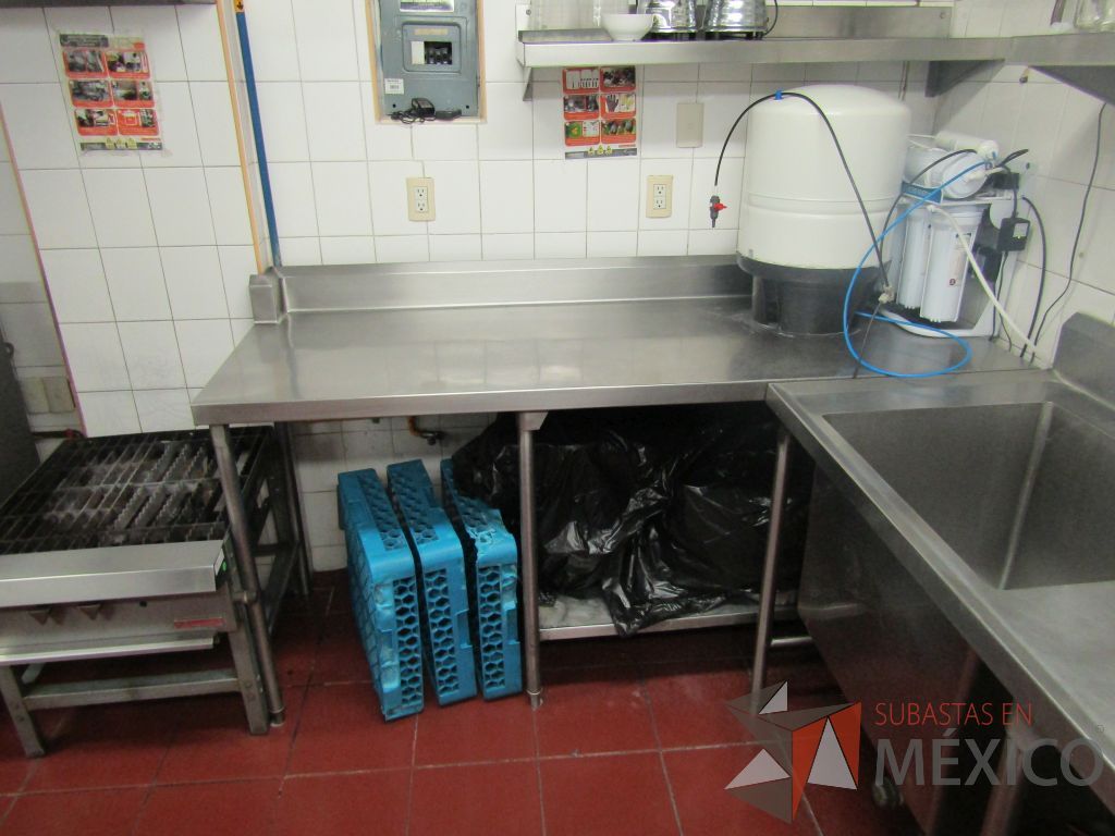 Lote 457 - Mesa de trabajo con 1 entrepaño de acero inoxidable - Imagen 6