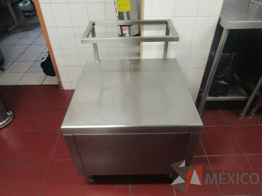 Lote 466 - Mesa de trabajo con 1 repisa de acero inoxidable - Imagen 3