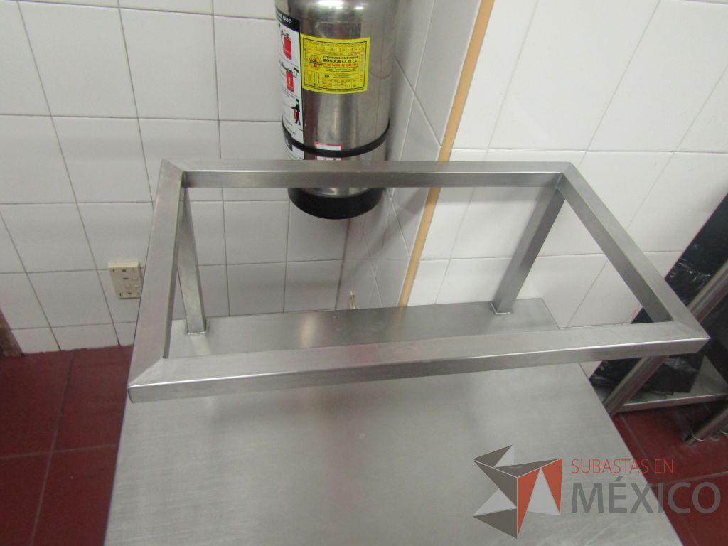 Lote 466 - Mesa de trabajo con 1 repisa de acero inoxidable - Imagen 7