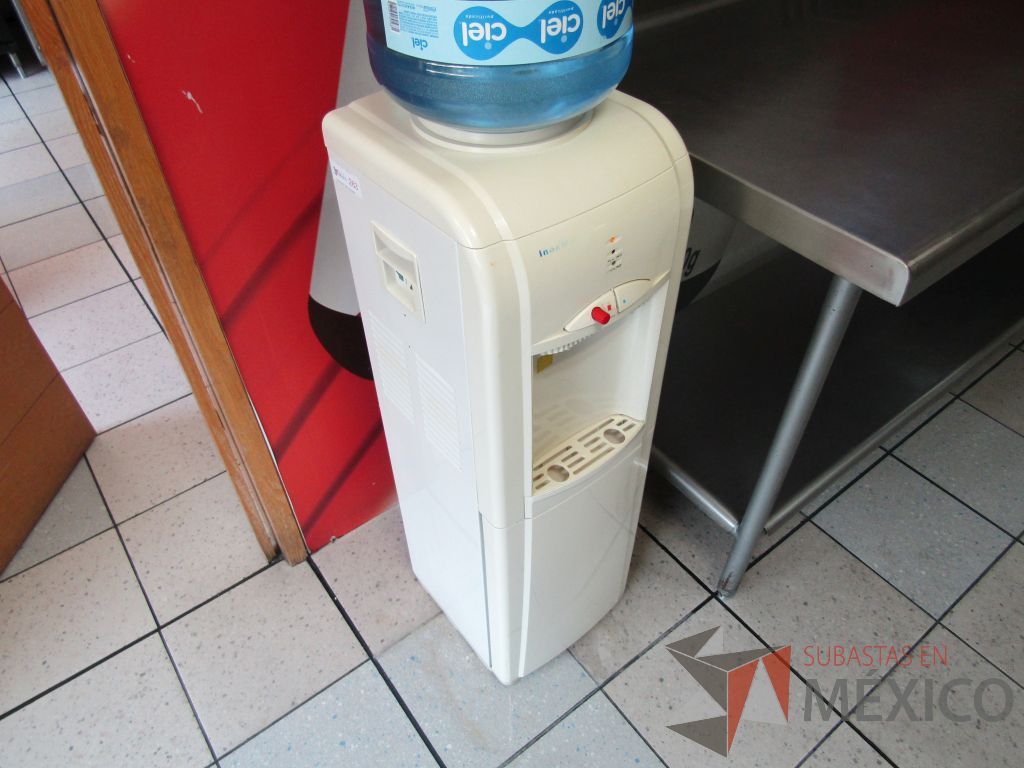 Lote 522 - Despachador de agua