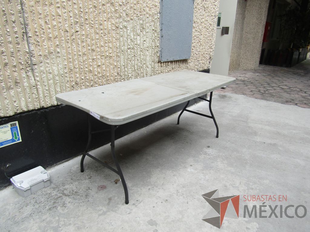 Lote 051 - Mesa plegable