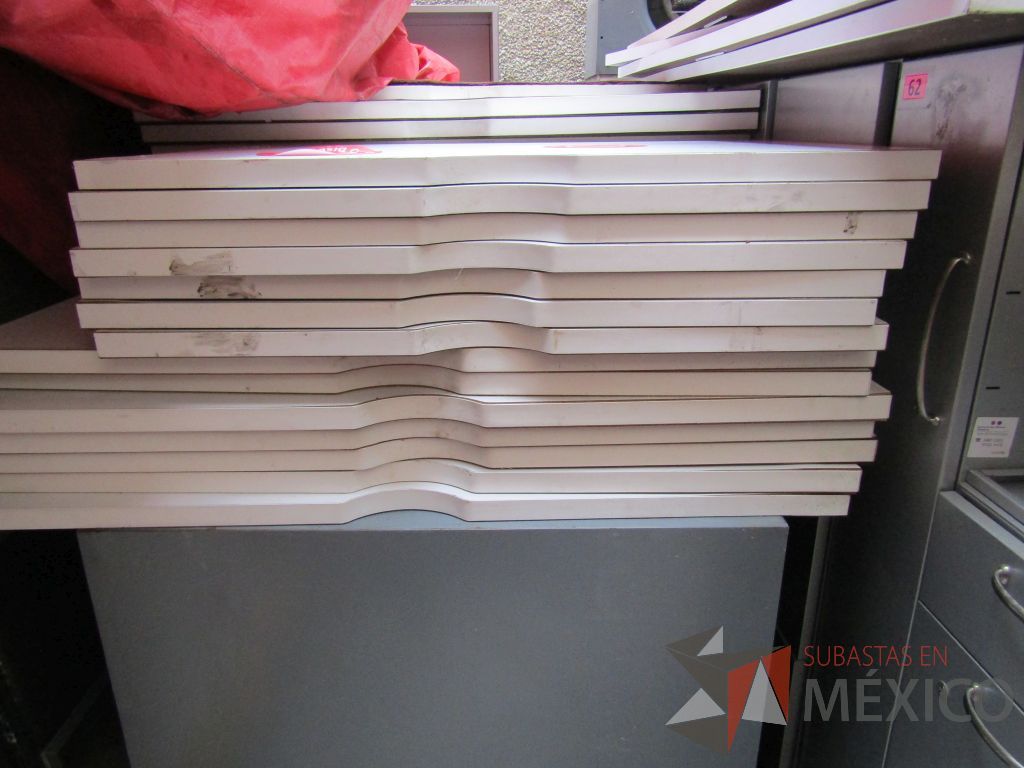 Lote 054 - 40 Superficies para mesa - Imagen 5
