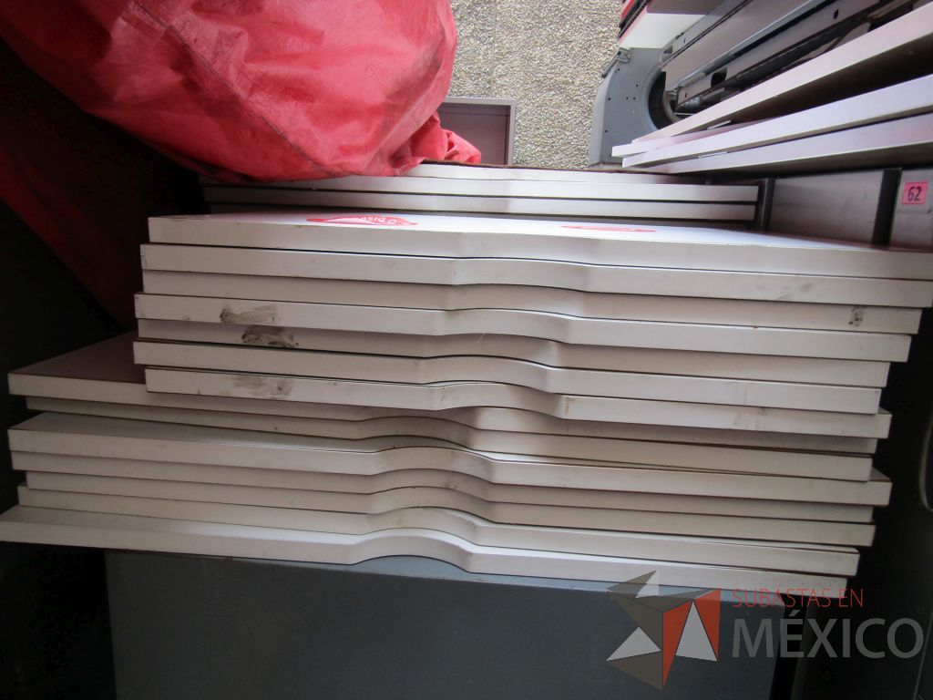 Lote 054 - 40 Superficies para mesa - Imagen 2