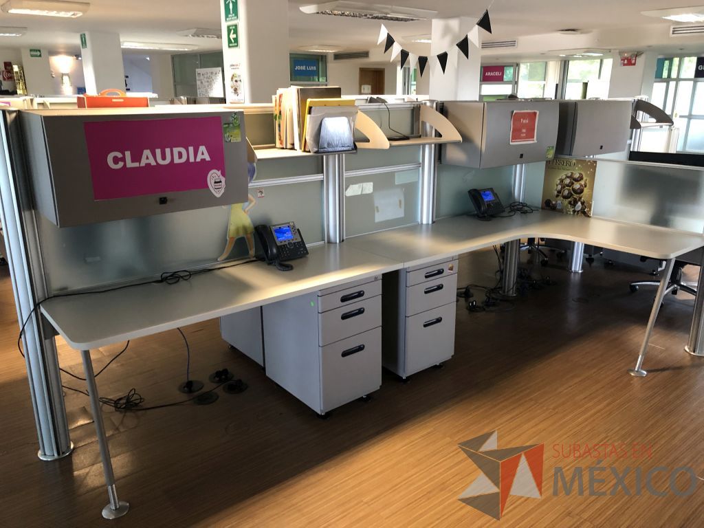 Lote 266 - Estación de trabajo para 20 personas - Imagen 11