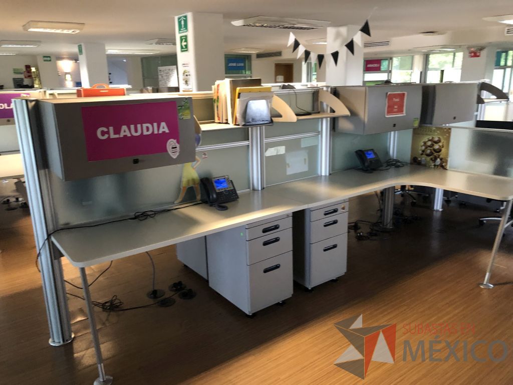 Lote 266 - Estación de trabajo para 20 personas - Imagen 13