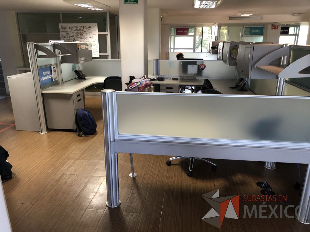 Lote 266 - Estación de trabajo para 20 personas - Imagen 16