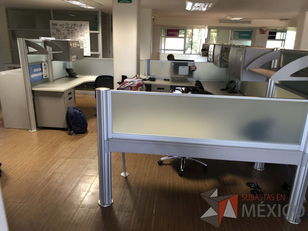 Lote 266 - Estación de trabajo para 20 personas - Imagen 22