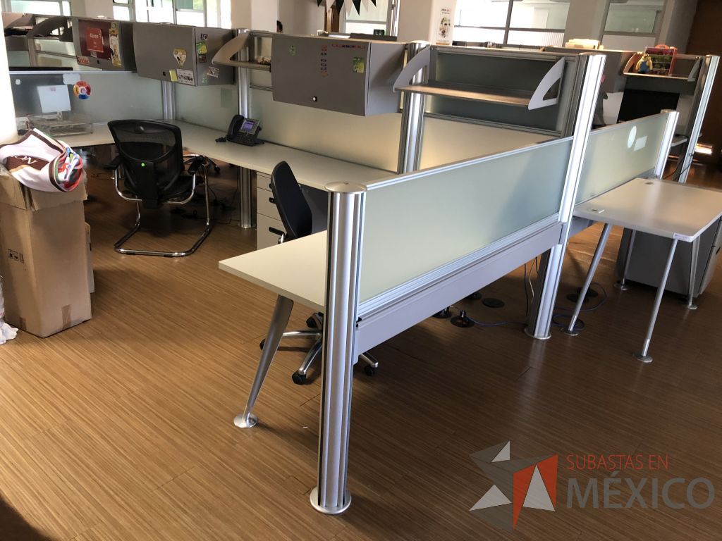 Lote 266 - Estación de trabajo para 20 personas - Imagen 37