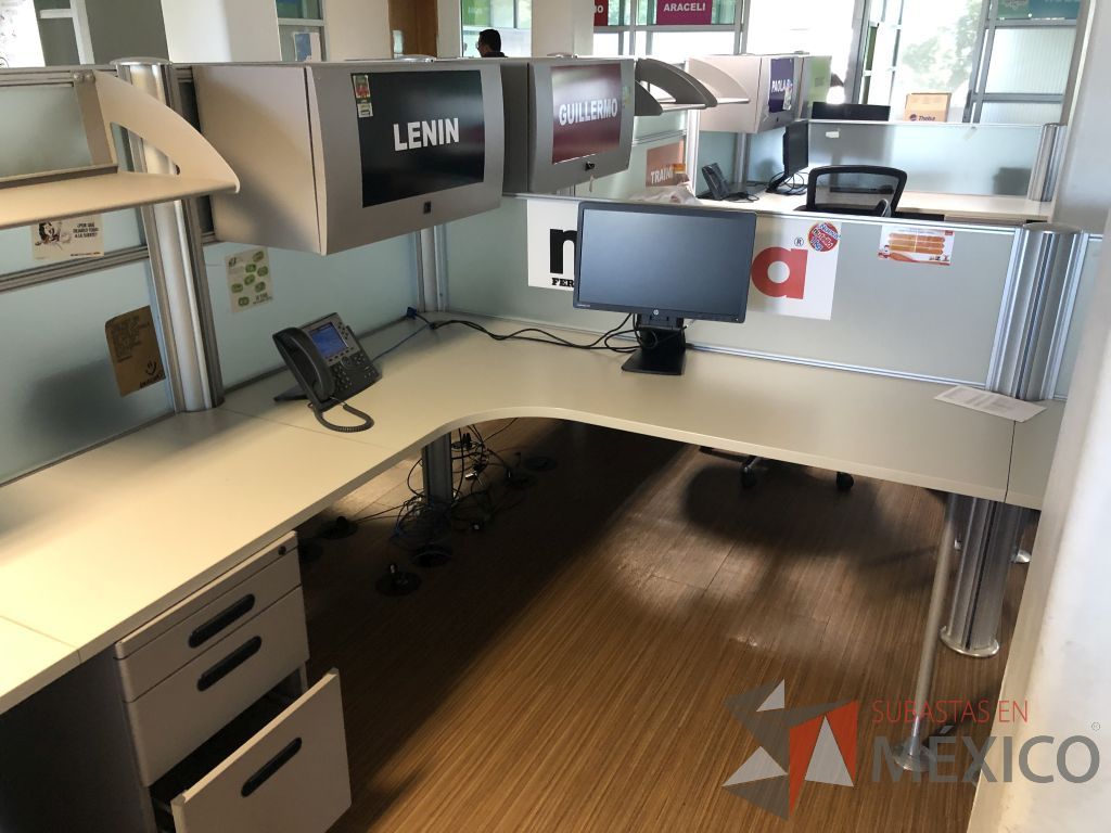Lote 266 - Estación de trabajo para 20 personas - Imagen 42