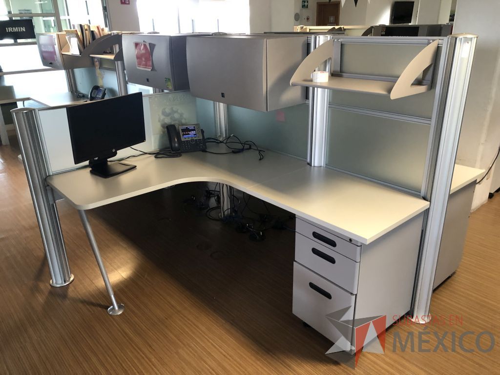 Lote 266 - Estación de trabajo para 20 personas - Imagen 48