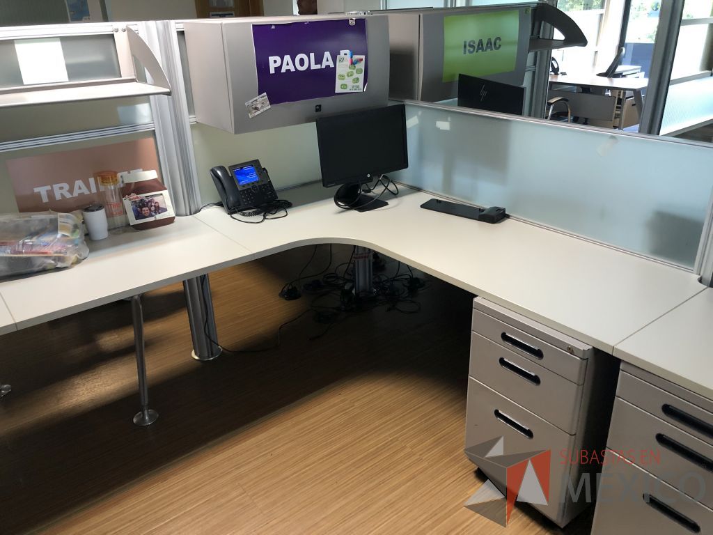 Lote 266 - Estación de trabajo para 20 personas - Imagen 52