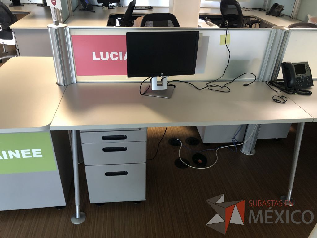 Lote 266 - Estación de trabajo para 20 personas - Imagen 55