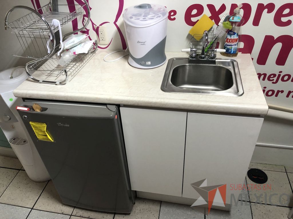 Lote 539 - Mueble con tarja y 2 puertas - Imagen 2
