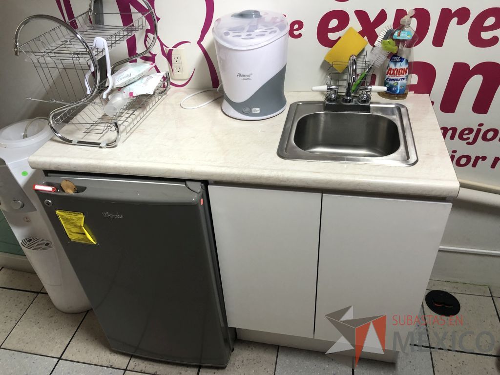 Lote 539 - Mueble con tarja y 2 puertas - Imagen 3