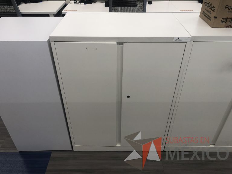 Lote 118 - Gabinete vertical de 2 puertas y 2 entrepaños color blanco - Imagen 7