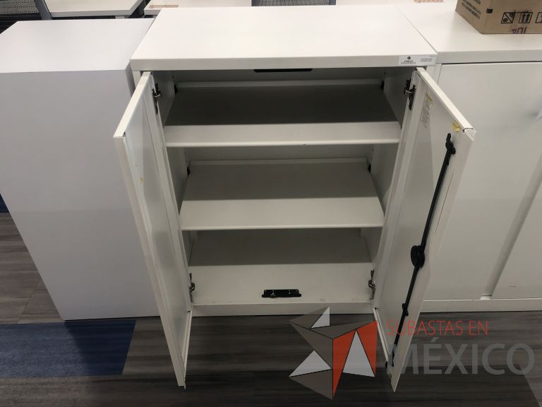 Lote 118 - Gabinete vertical de 2 puertas y 2 entrepaños color blanco - Imagen 5
