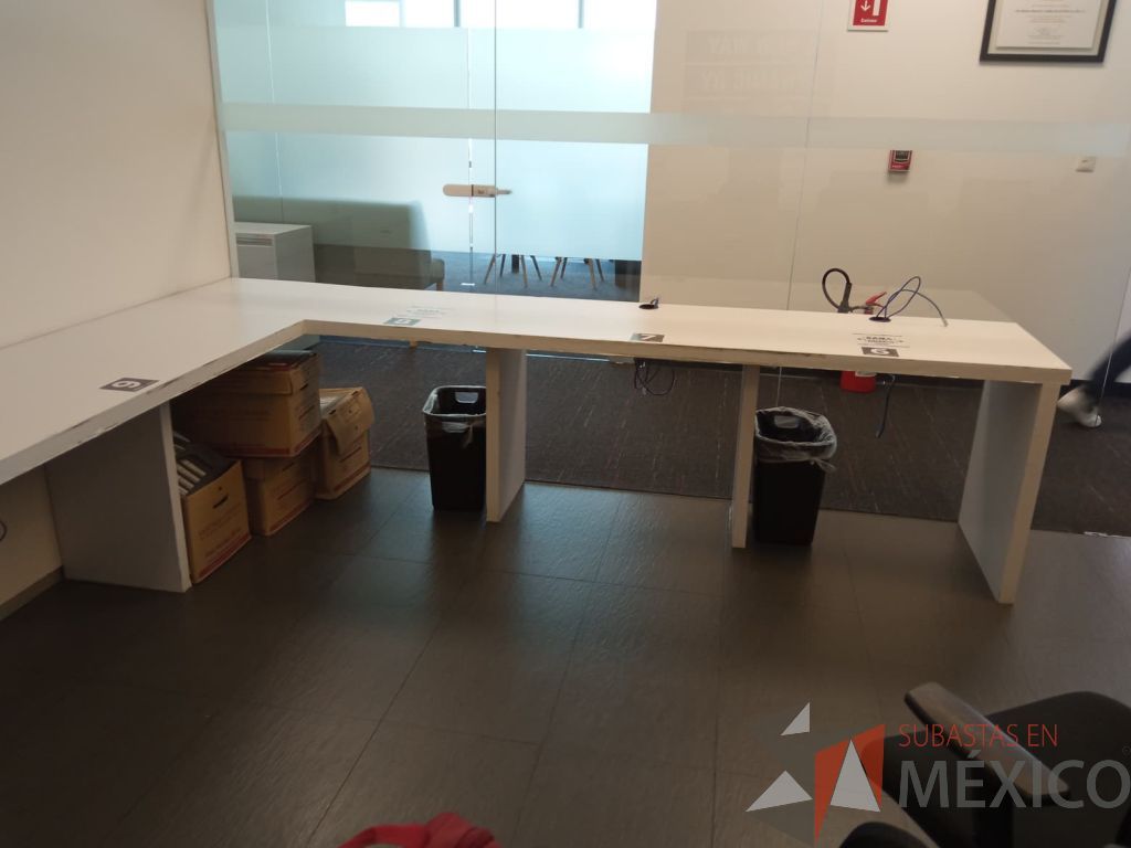 Lote 002 - Estación del trabajo en L color blanco para 5 personas - Imagen 5