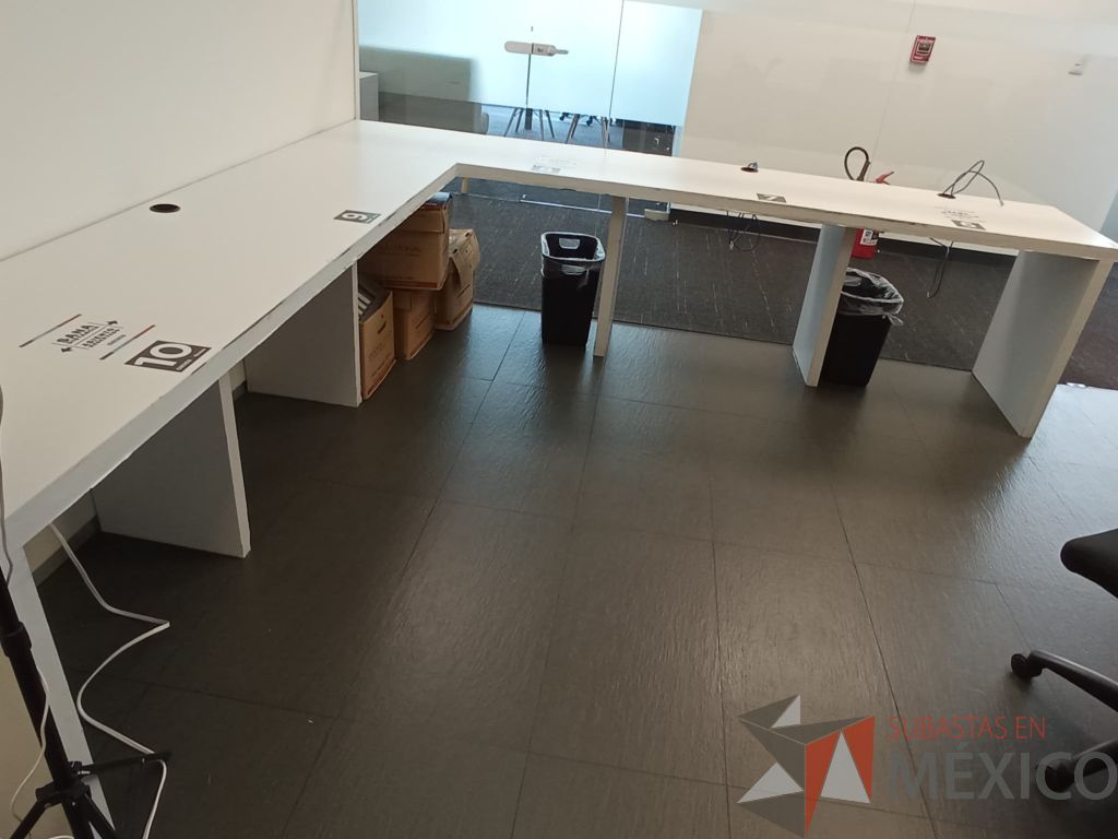 Lote 002 - Estación del trabajo en L color blanco para 5 personas - Imagen 2