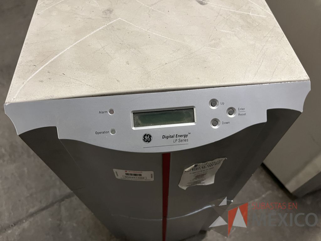 Lote 050 - 12 UPS diferentes modelos, marca GE, TOSHIBA, APC 1500 y CDP - Imagen 20