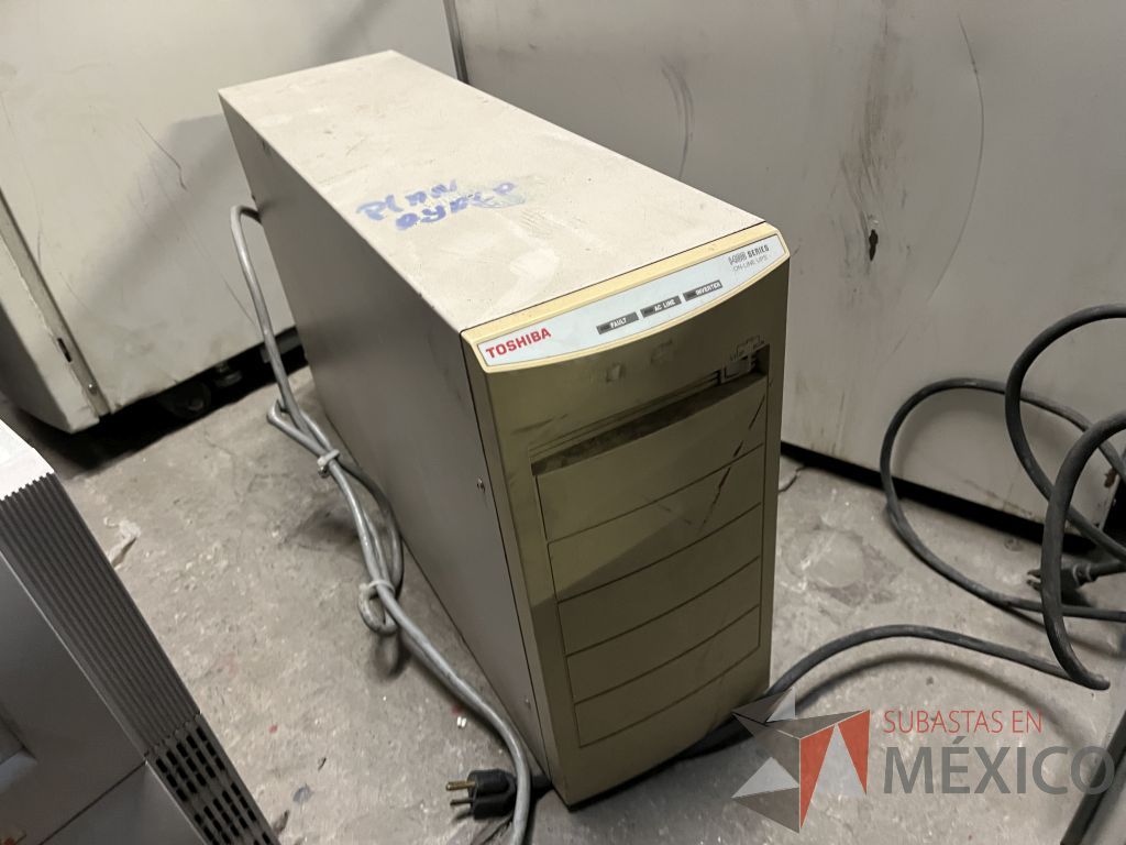 Lote 050 - 12 UPS diferentes modelos, marca GE, TOSHIBA, APC 1500 y CDP - Imagen 4