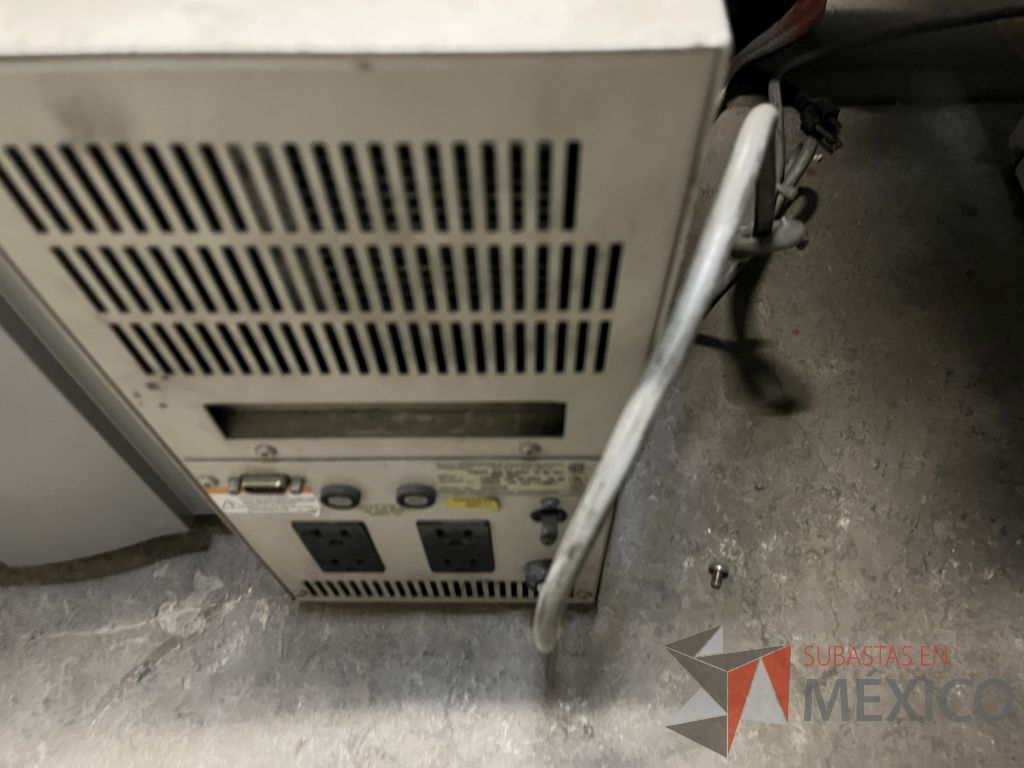 Lote 050 - 12 UPS diferentes modelos, marca GE, TOSHIBA, APC 1500 y CDP - Imagen 31