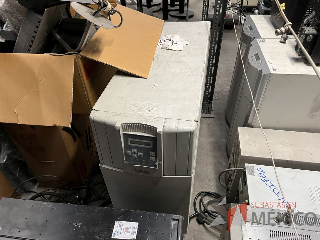Lote 050 - 12 UPS diferentes modelos, marca GE, TOSHIBA, APC 1500 y CDP - Imagen 3