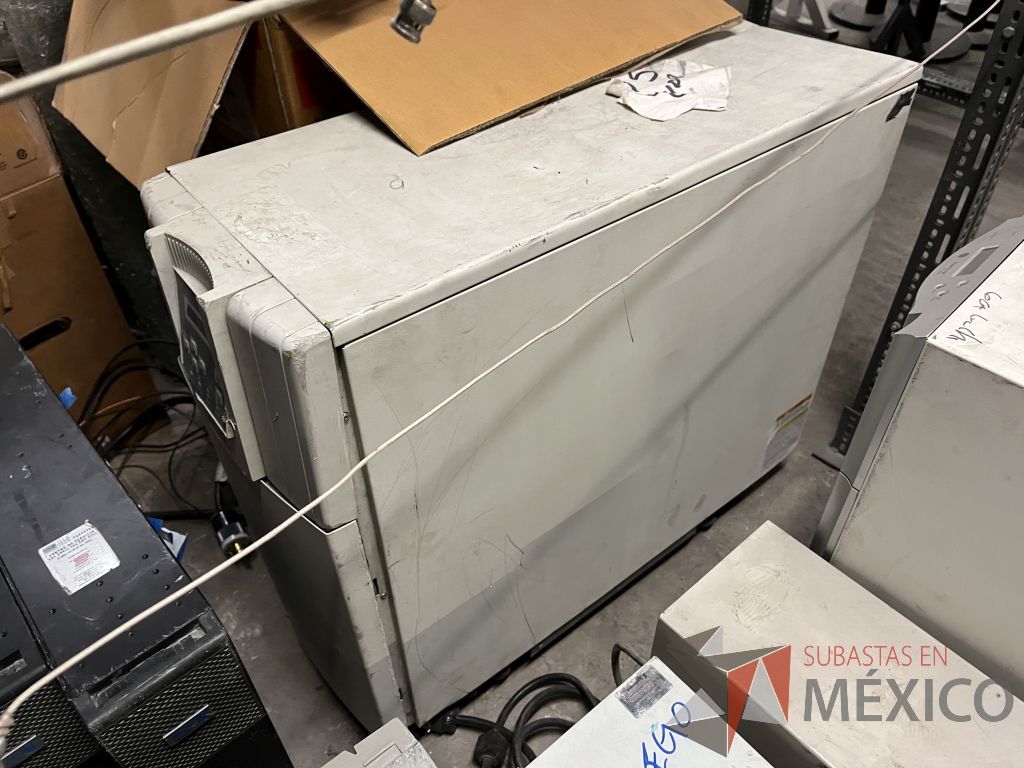 Lote 050 - 12 UPS diferentes modelos, marca GE, TOSHIBA, APC 1500 y CDP - Imagen 7