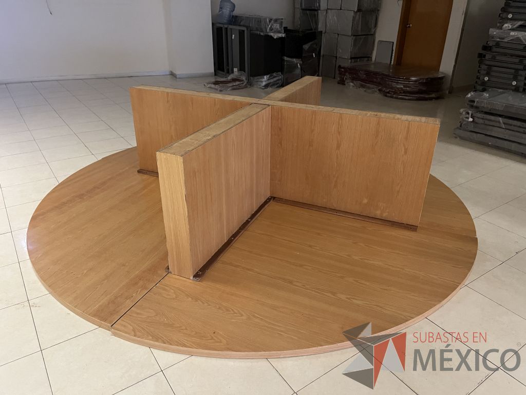 Lote 053 - Lote con 30 artículos (credenzas, mesas, cocineta, lamparas, bocina, reloj y tapetes) - Imagen 8