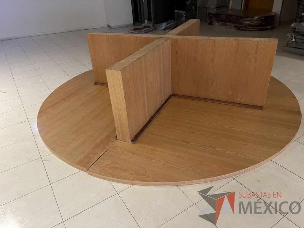 Lote 053 - Lote con 30 artículos (credenzas, mesas, cocineta, lamparas, bocina, reloj y tapetes) - Imagen 9
