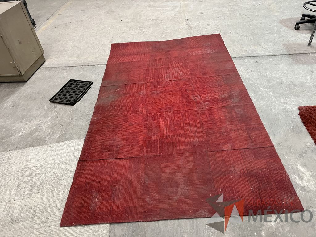 Lote 053 - Lote con 30 artículos (credenzas, mesas, cocineta, lamparas, bocina, reloj y tapetes) - Imagen 23