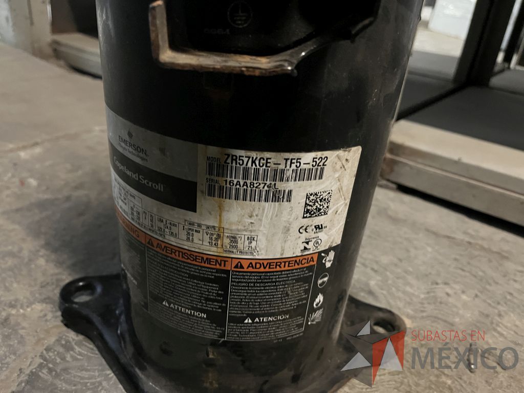 Lote 073 - 1 Compresor, 1 Condensador de aire acondicionado y 1 Bomba de agua metálica - Imagen 15