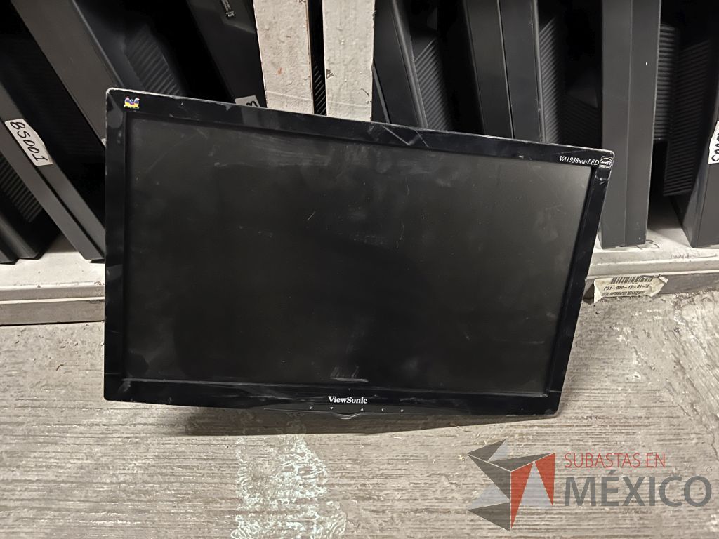 Lote 075 - 349 Pantallas Ti sin base, marca: Lenovo, View Sonic y Dell - Imagen 15