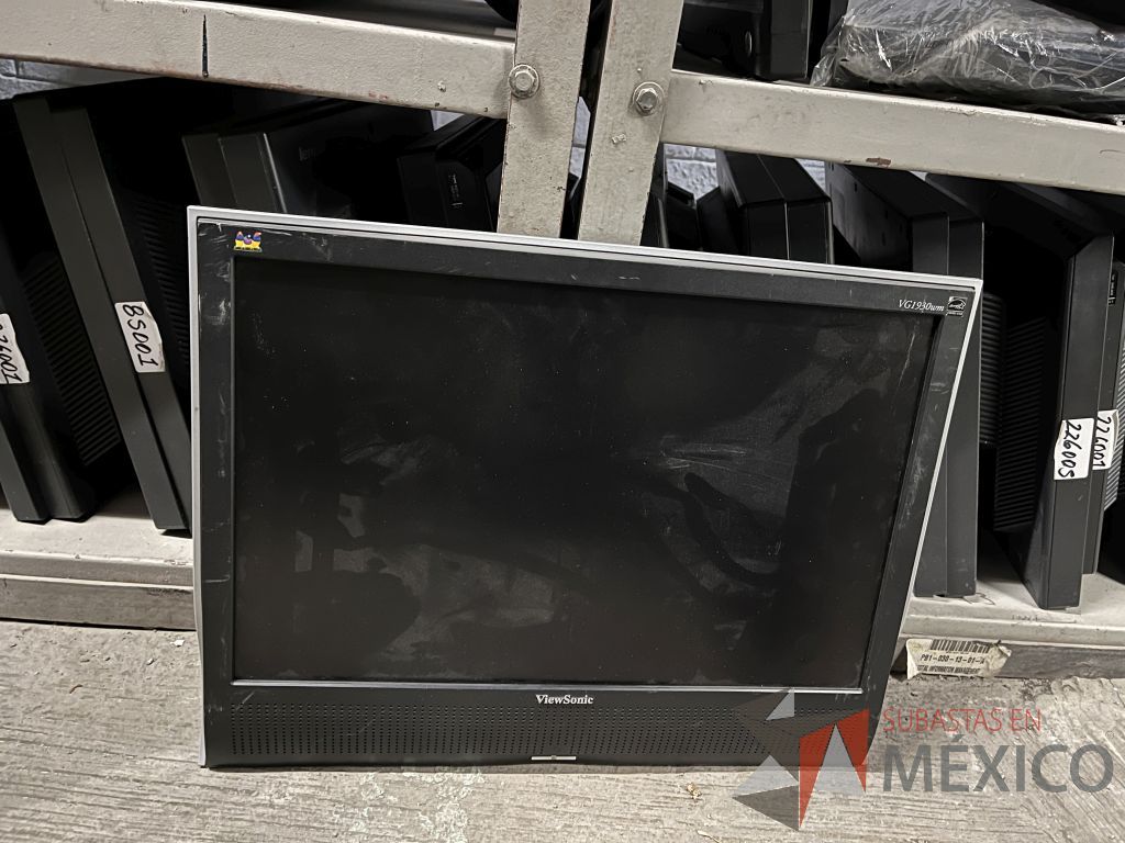 Lote 075 - 349 Pantallas Ti sin base, marca: Lenovo, View Sonic y Dell - Imagen 7